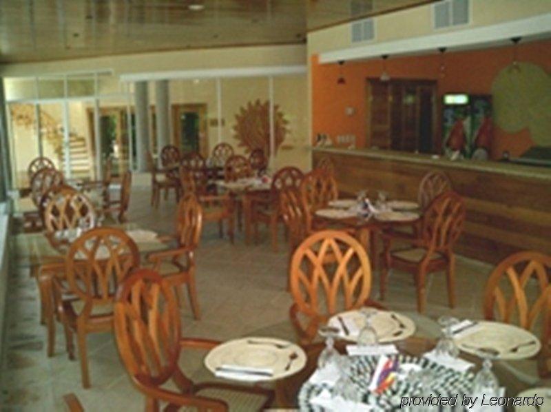 Hotel Vistamar Beachfront Resort & Conference Center Pochomil Εστιατόριο φωτογραφία